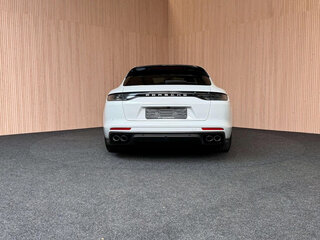 2023 Porsche Panamera 4S E-Hybrid Sport Turismo II Рестайлинг, белый, 12500000 рублей, вид 5