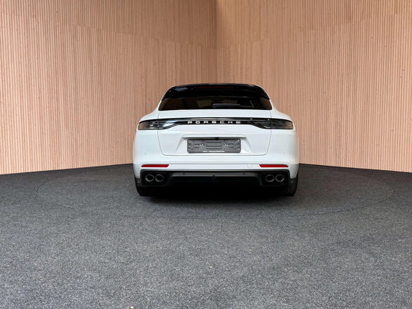 2023 Porsche Panamera 4S E-Hybrid Sport Turismo II Рестайлинг, белый - вид 4