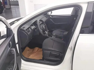2022 Skoda Octavia III (A7) Рестайлинг, белый, 1576000 рублей, вид 4