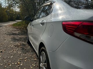 2015 Kia Rio III Рестайлинг, белый, 1090000 рублей, вид 5