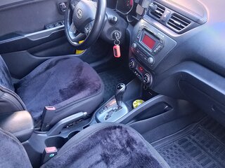 2012 Kia Rio 4-speed III, белый, 700000 рублей, вид 5