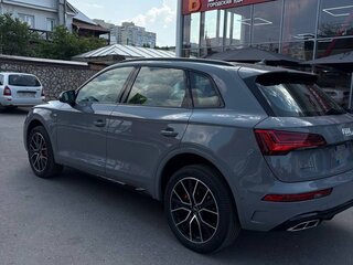 2025 Audi Q5 L 45 TFSI II (FY) Рестайлинг, серый, 5900000 рублей, вид 3