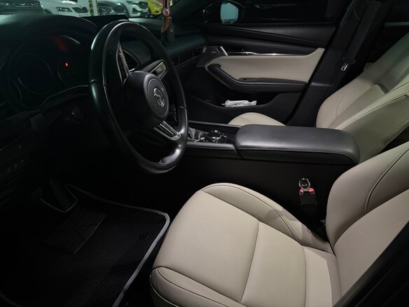 2020 Mazda 3 IV (BP), чёрный, 2000000 рублей - вид 5