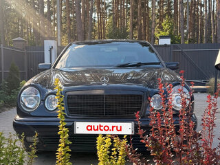 1996 Mercedes-Benz E-Класс 320 II (W210, S210), чёрный, 450000 рублей, вид 1