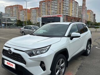 2019 Toyota RAV4 V (XA50), белый, 3300000 рублей, вид 3