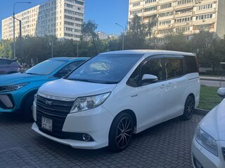 2015 Toyota Noah III (R80), белый, 1690000 рублей, вид 1