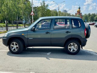 2010 Chevrolet Niva I Рестайлинг, серый, 450000 рублей, вид 3