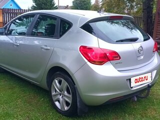 2012 Opel Astra J Рестайлинг, серебристый, 550000 рублей, вид 3