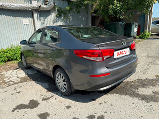 2017 Kia Rio III Рестайлинг, серый, 650000 рублей, вид 4