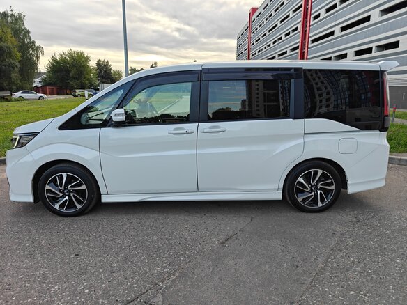 2021 Honda Stepwgn V Рестайлинг, белый, 2750000 рублей - вид 3