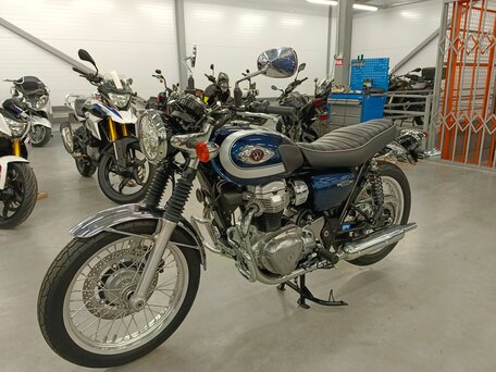 2021 Kawasaki W 800, синий, 880000 рублей, вид 5