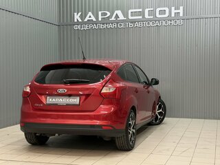 2011 Ford Focus III, красный, 680000 рублей, вид 2