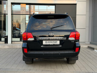 2015 Toyota Land Cruiser 200 Series Рестайлинг 1, чёрный, 3747000 рублей, вид 5