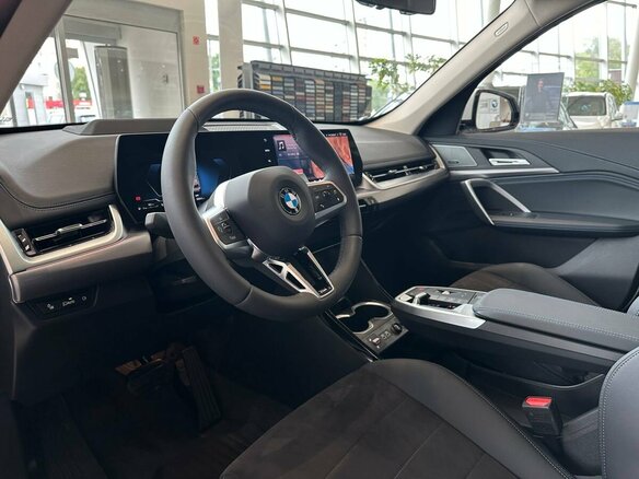 2026 BMW X1 Long 25Li xDrive III (U11/U12), белый, 5950000 рублей - вид 12