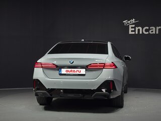 2026 BMW 5 серии 520i VIII (G60/G61/G68), серый, 6687700 рублей, вид 4