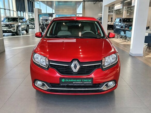 2014 Renault Logan II, красный, 500000 рублей - вид 1
