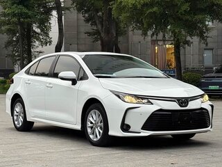2022 Toyota Corolla XII (E210), белый, 1197000 рублей, вид 3