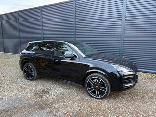 2020 Porsche Cayenne III, чёрный, 6800000 рублей, вид 3