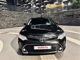 2015 Toyota Camry VII (XV50) Рестайлинг, чёрный, 1890000 рублей, вид 2
