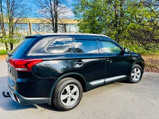 2016 Mitsubishi Outlander III Рестайлинг 2, чёрный, 1450000 рублей, вид 3