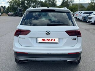 2017 Volkswagen Tiguan II, белый, 2430000 рублей, вид 5