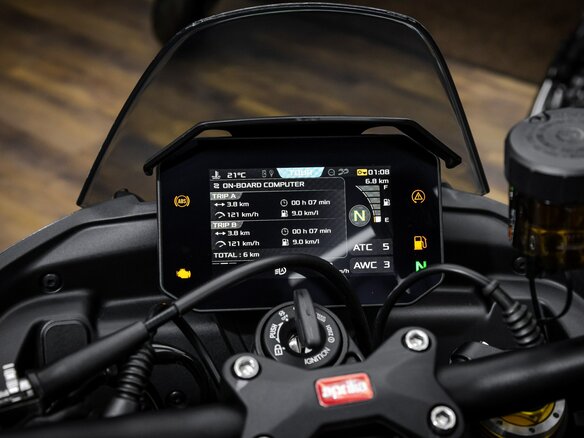 2026 Aprilia Tuono V4, фиолетовый, 2590000 рублей - вид 7