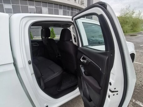 2021 Isuzu D-Max II Рестайлинг, белый, 3030000 рублей, вид 4