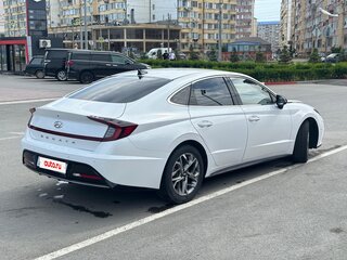 2021 Hyundai Sonata VIII (DN8), белый, 1900000 рублей, вид 4