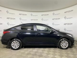 2018 Hyundai Solaris II, чёрный, 1169900 рублей, вид 4