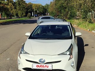 2016 Toyota Prius IV (XW50), белый, 1400000 рублей, вид 1
