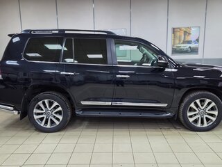 2015 Toyota Land Cruiser 200 Series Рестайлинг 2, белый, 4480000 рублей, вид 4
