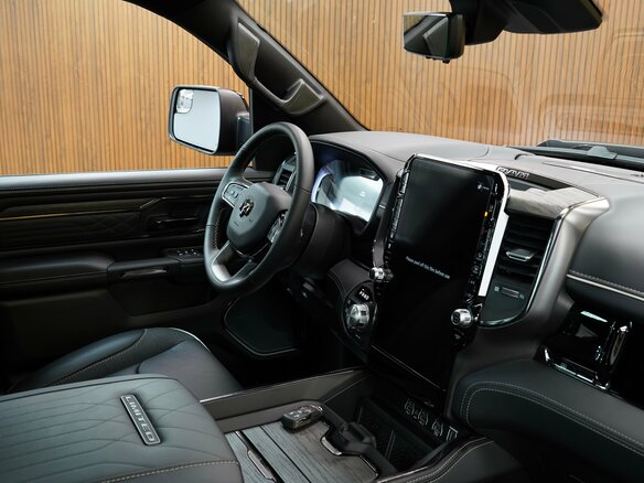 2026 Ram 1500 Crew Cab V Рестайлинг, чёрный - вид 14