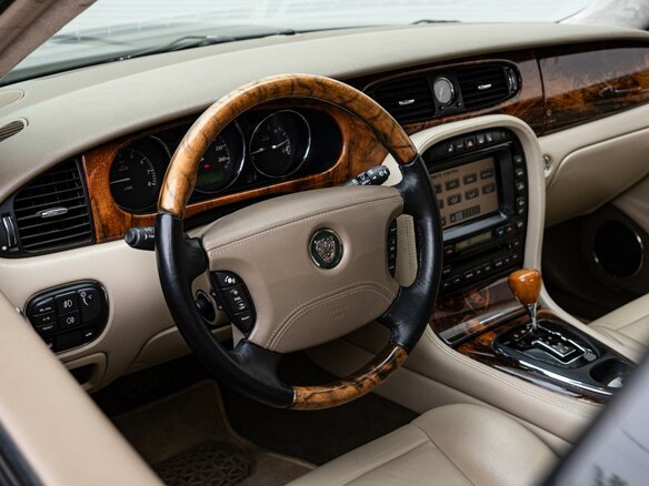 2003 Jaguar XJ III (X350/X358), чёрный, 2065000 рублей - вид 17