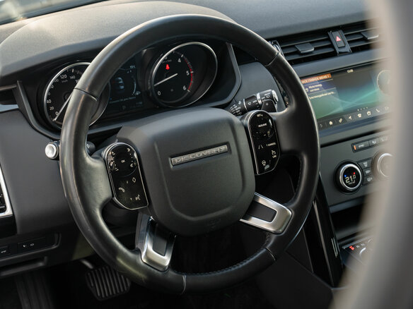2018 Land Rover Discovery V, белый, 3830000 рублей - вид 15
