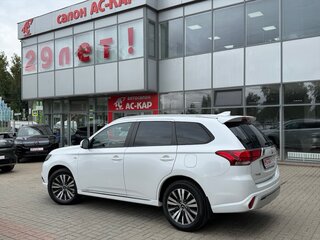 2022 Mitsubishi Outlander III Рестайлинг 3, белый, 2640000 рублей, вид 3