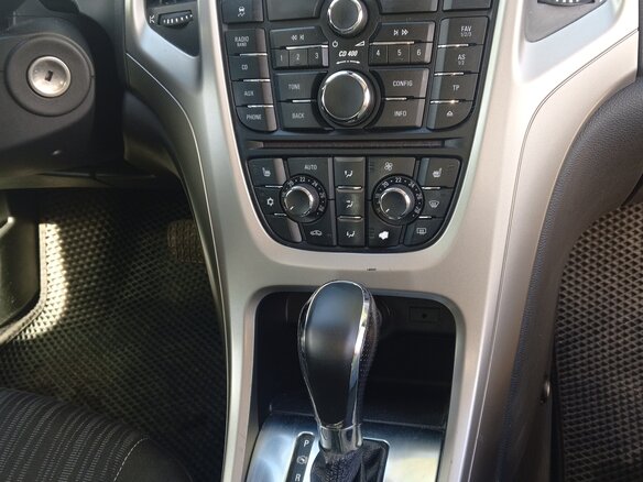 2011 Opel Astra J, белый - вид 14