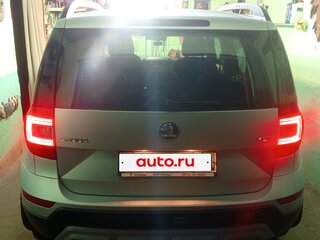 2014 Skoda Yeti I Рестайлинг, серебристый, 1550000 рублей, вид 3