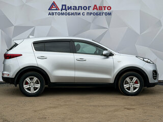 2017 Kia Sportage IV, серебристый, 1750000 рублей, вид 4