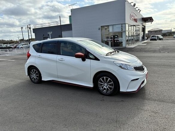 2018 Nissan Note Nismo II Рестайлинг, белый, 750333 рублей - вид 6