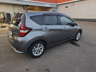 2018 Nissan Note e-Power II Рестайлинг, серый, 1100000 рублей, вид 3
