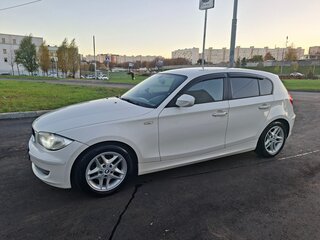 2011 BMW 1 серии 116i I (E81/E82/E87/E88) Рестайлинг, белый, 800000 рублей, вид 1
