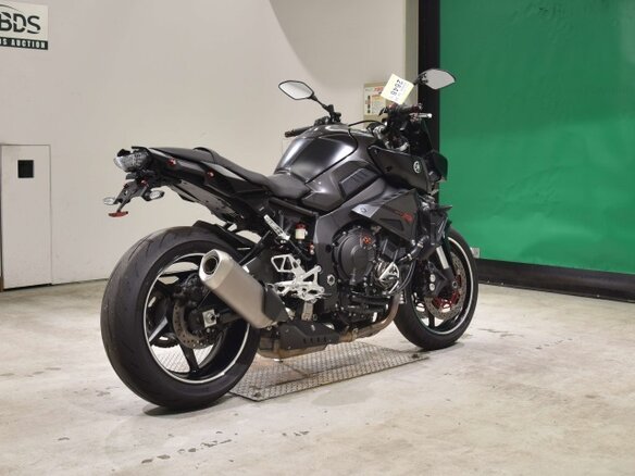 2017 Yamaha MT-10, чёрный, 1250000 рублей - вид 4
