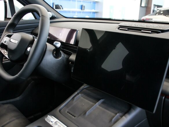 2026 Omoda C7, серебристый, 3099000 рублей - вид 25