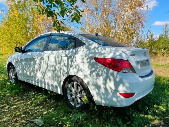 2011 Hyundai Solaris I, белый, 720000 рублей - вид 6