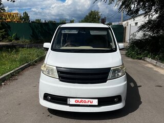 2005 Nissan Serena III (C25), белый, 825000 рублей, вид 3