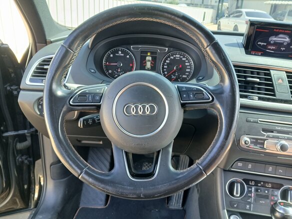 2015 Audi Q3 I (8U) Рестайлинг, чёрный, 1900000 рублей - вид 7