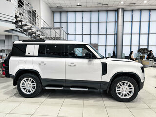 2020 Land Rover Defender 110 II, белый, 4950000 рублей, вид 4