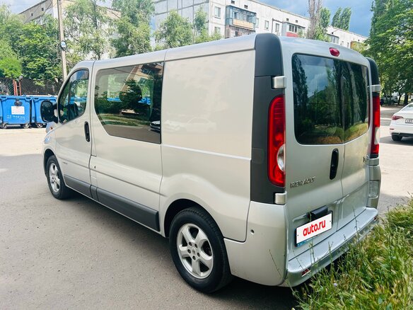2007 Renault Trafic II Рестайлинг, серебристый, 1450000 рублей - вид 3