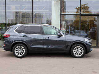 2021 BMW X5 25d IV (G05/G18), серый, 7600000 рублей, вид 4