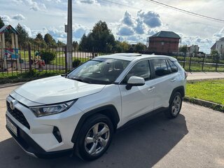 2020 Toyota RAV4 V (XA50), белый, 2648000 рублей, вид 2